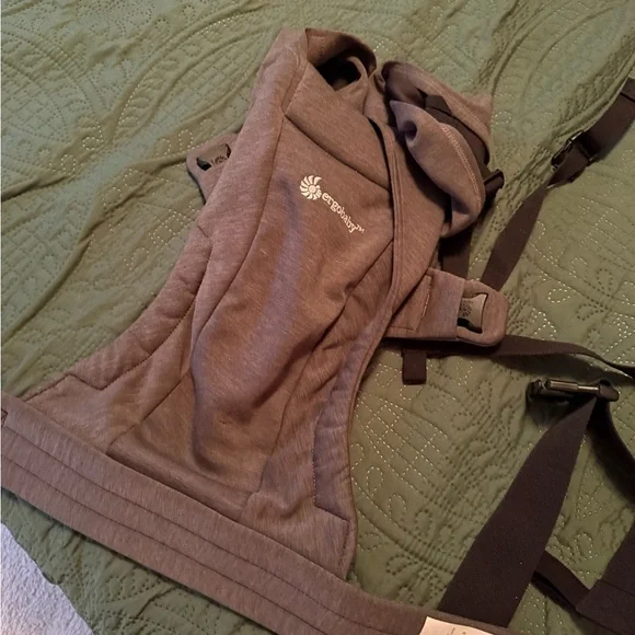 Ergobaby Gray Baby - Picture 2 of 4